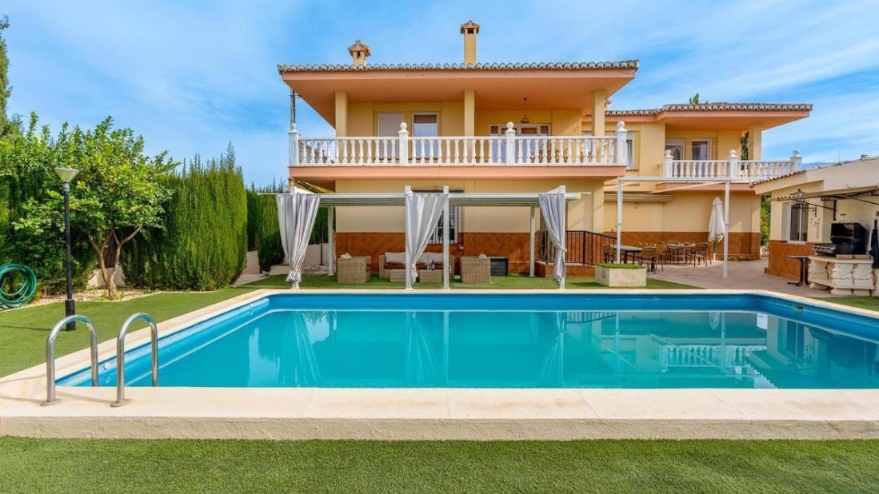 Villa De La Acacia Gojar Exterior photo