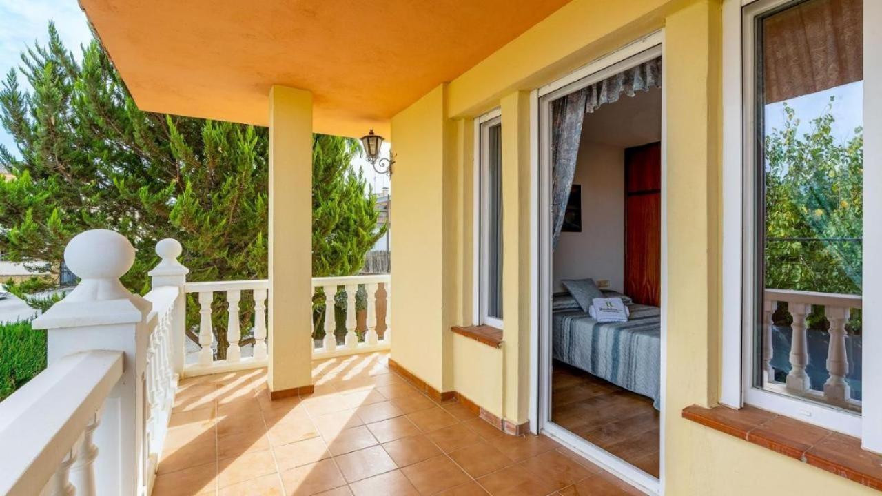 Villa De La Acacia Gojar Exterior photo